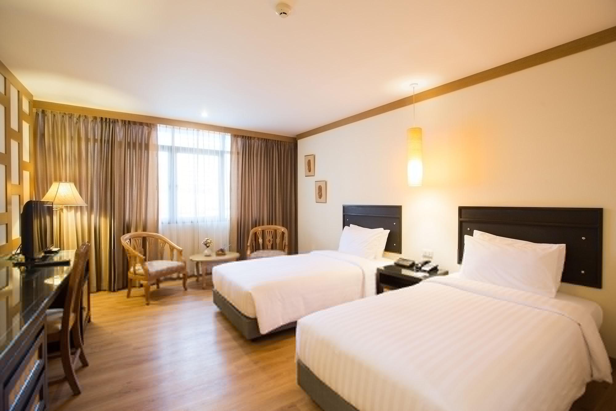 The Tarntawan Hotel Surawong Bangkok Exterior foto