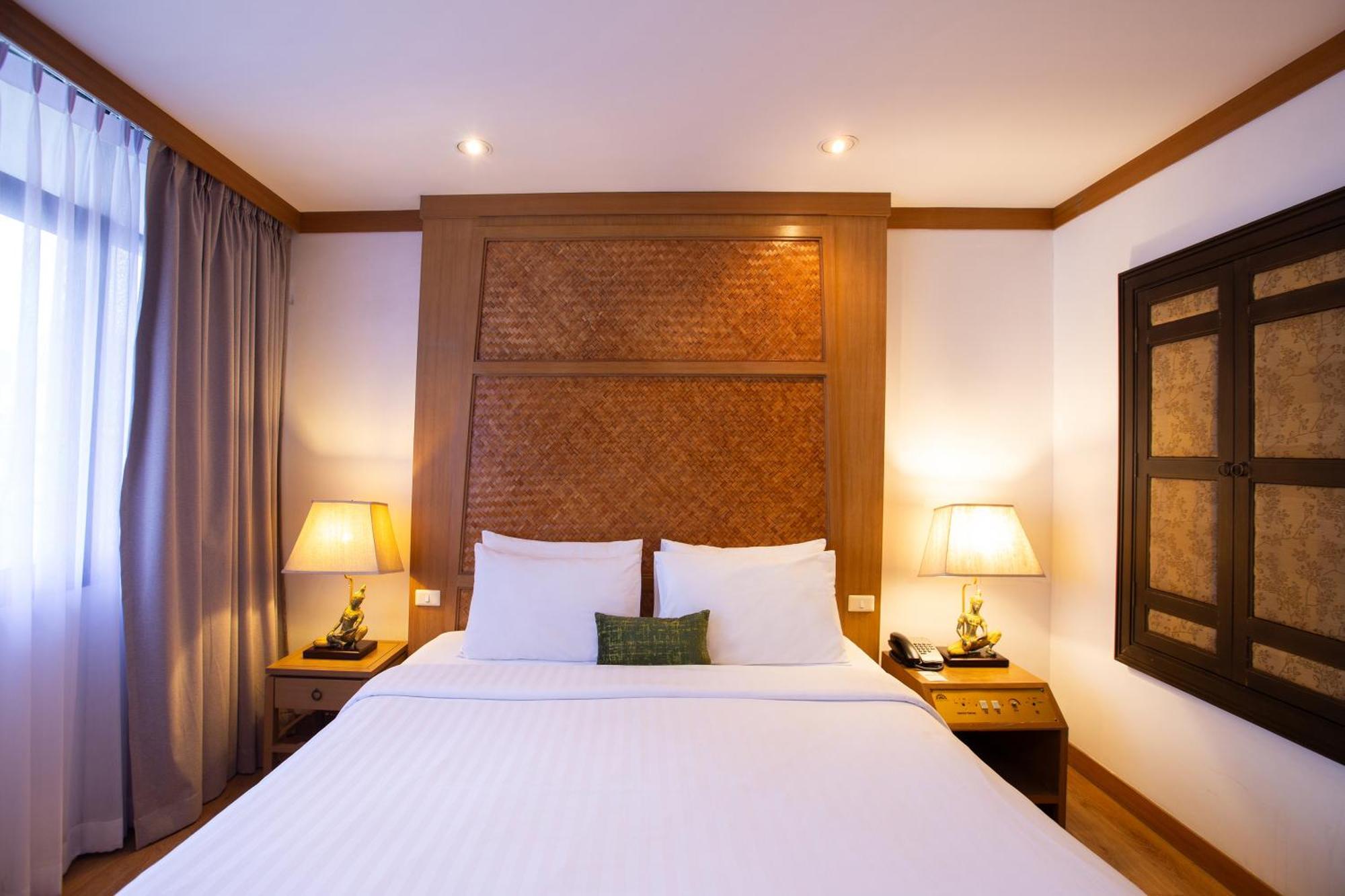 The Tarntawan Hotel Surawong Bangkok Exterior foto