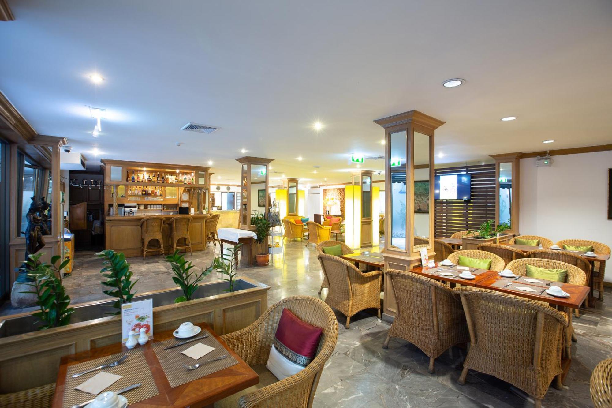 The Tarntawan Hotel Surawong Bangkok Exterior foto