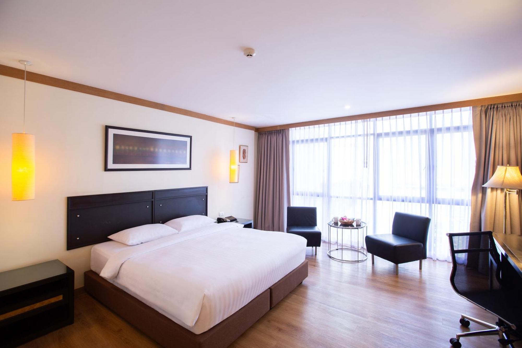 The Tarntawan Hotel Surawong Bangkok Exterior foto