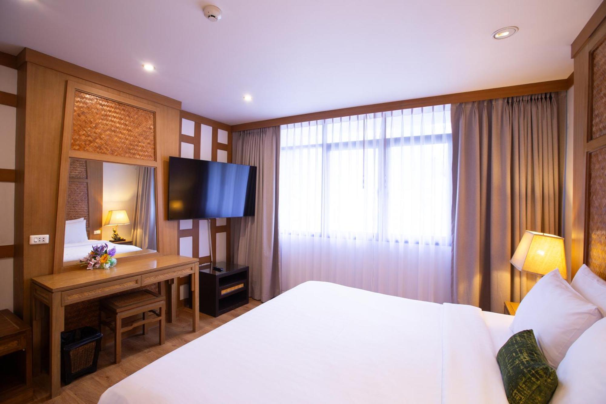 The Tarntawan Hotel Surawong Bangkok Exterior foto