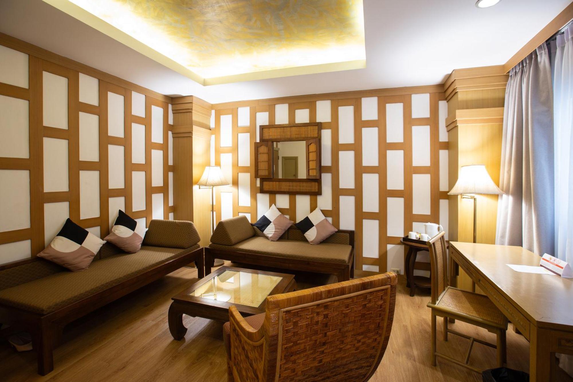 The Tarntawan Hotel Surawong Bangkok Exterior foto