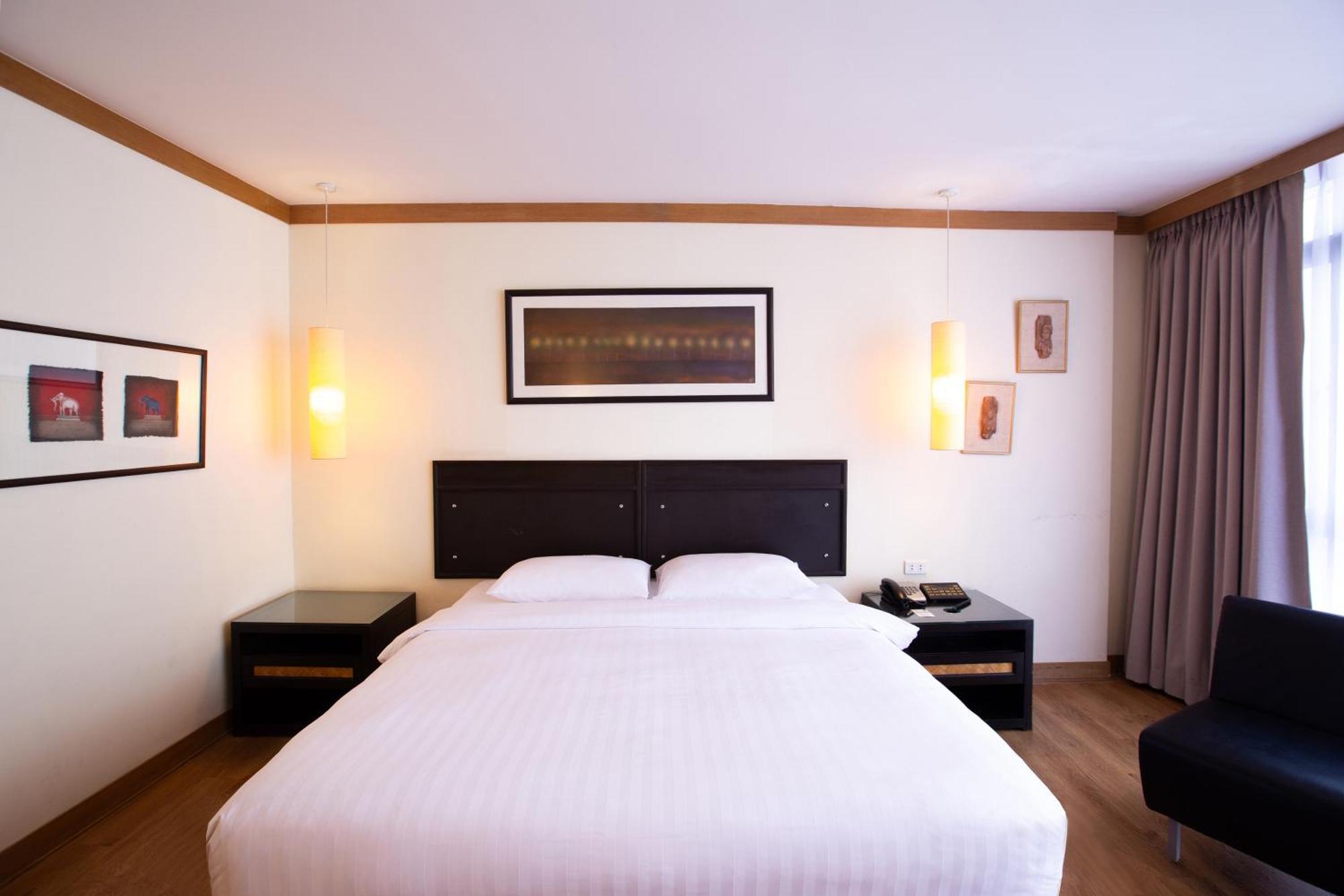 The Tarntawan Hotel Surawong Bangkok Exterior foto