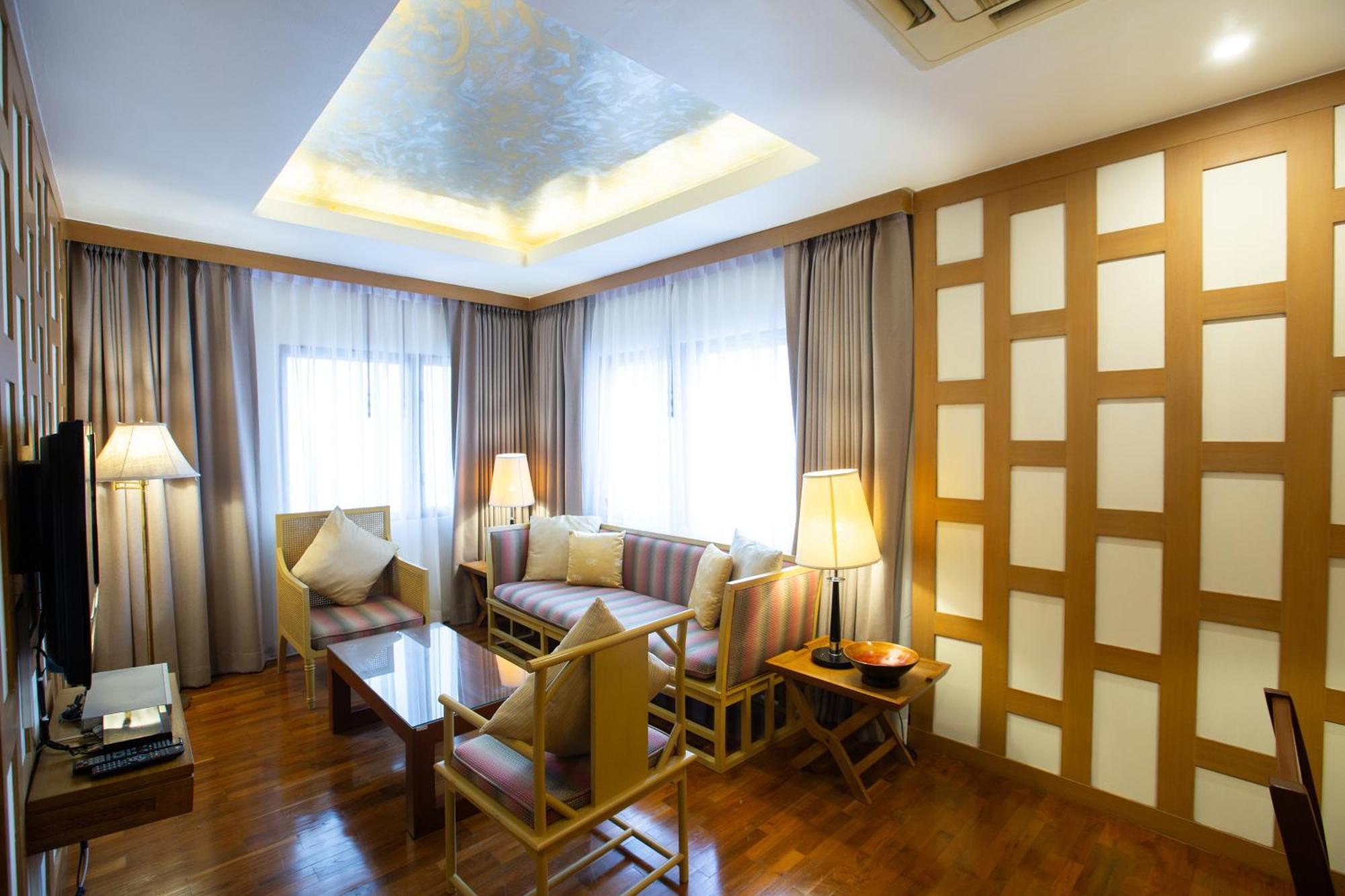 The Tarntawan Hotel Surawong Bangkok Exterior foto